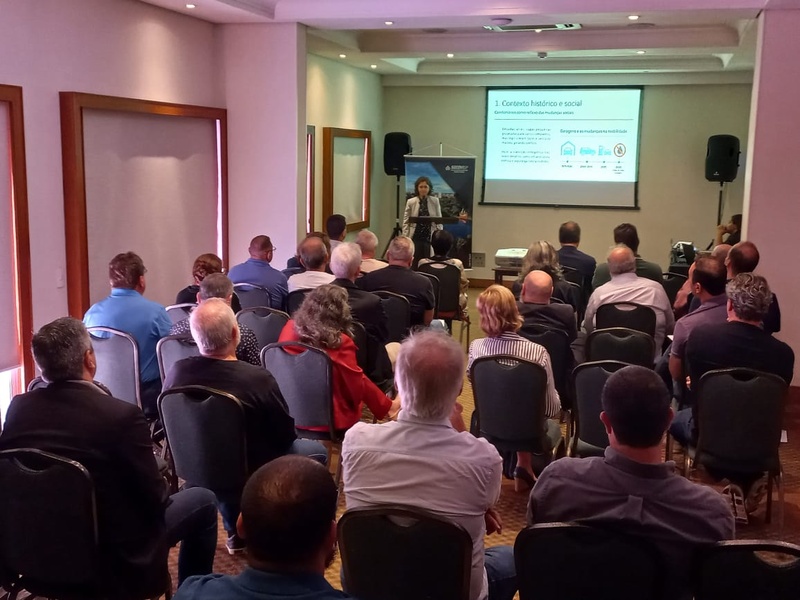 Especialistas explicam como serão as regras para instalação de carregadores de veículos elétricos em 2026