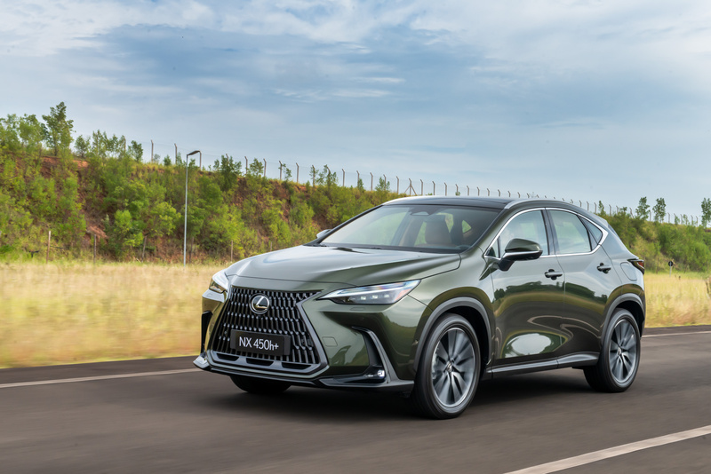 Lexus registra melhor primeiro semestre da história no Brasil e reforça expansão da rede de concessionárias